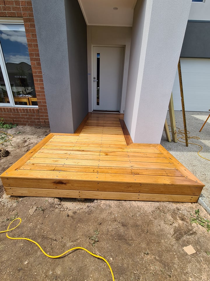 Silvertop Ash Entry