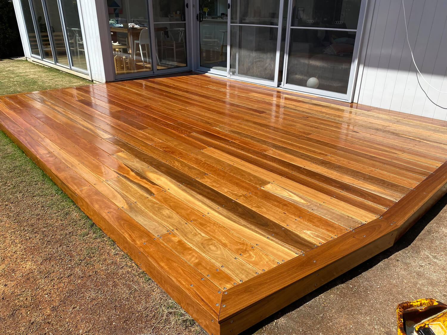 Spotted Gum Entertainer