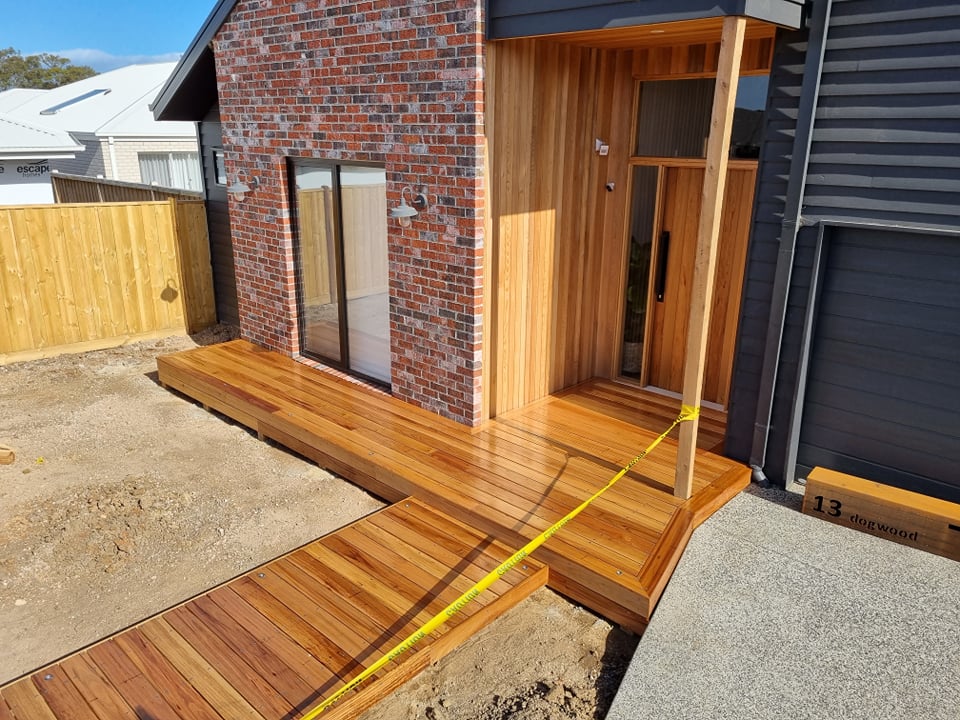 Silvertop Ash Entry & Rear Decks