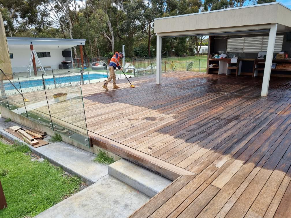 Deck-Out-Geelong-Maintenance-Action-Shots-4