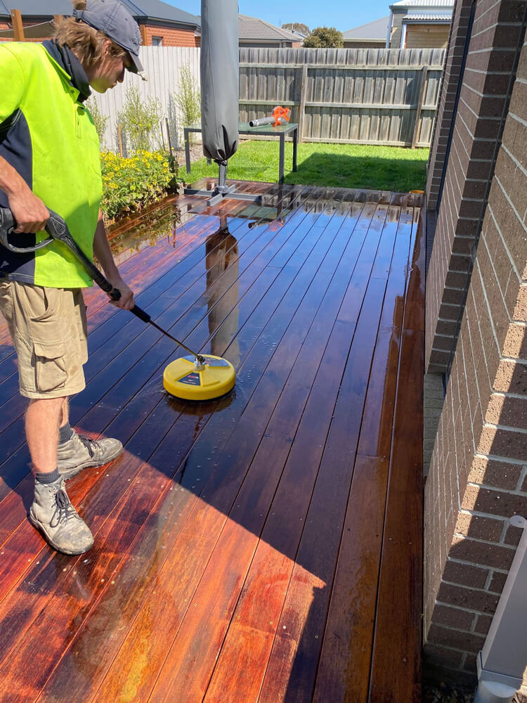 Deck-Out-Geelong-Maintenance-Action-Shots-7